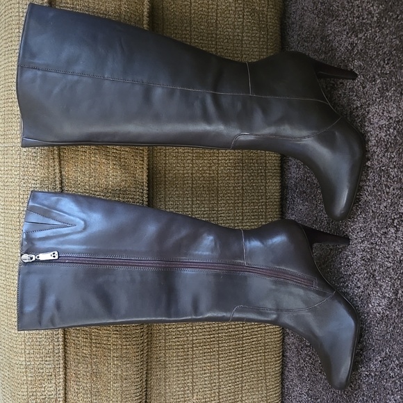 NEW Talbots Brown Leather Tall Heel Boots 8 - Picture 2 of 8